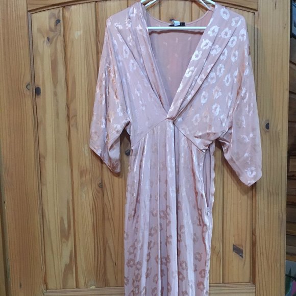 Topshop Dresses & Skirts - NWOT Topshop Silk Wrap Dress